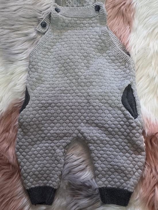 little chakra Other - Textured Knit Baby One-Piece Romper in Light Gray